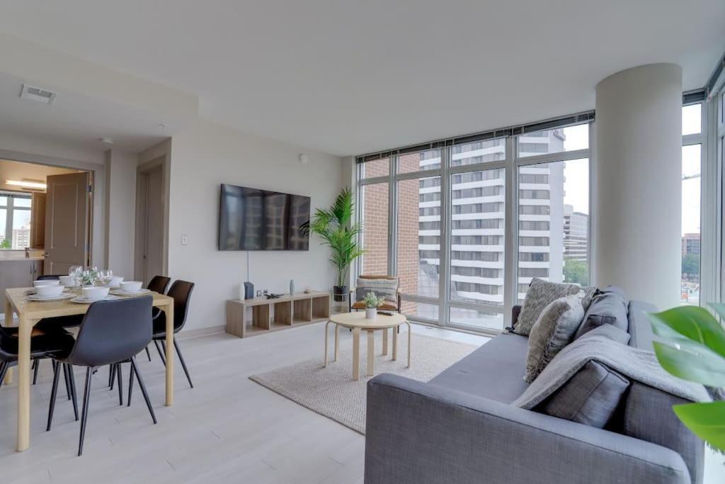 Wonderful 2Br Apartment At Crystal City Arlington Kültér fotó