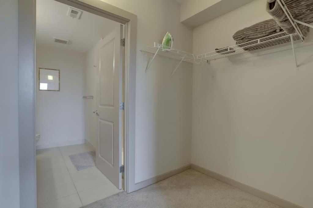 Wonderful 2Br Apartment At Crystal City Arlington Kültér fotó